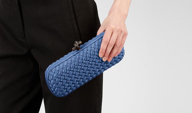 BOTTEGA VENETA Intreccio Oro Bruciato Knot Clutch 939566