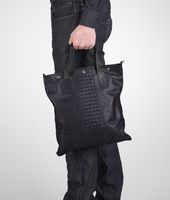 Bottega Veneta® Shopper aus leichtem Kalbsleder Intrecciato Tourmaline Bottega Veneta® Shopper aus leichtem Kalbsleder Intrecciato Tourmaline