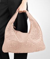 Bottega Veneta® Große Veneta aus Nappaleder Minionde Intrecciato Petale Bottega Veneta® Große Veneta aus Nappaleder Minionde Intrecciato Petale