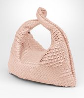 Bottega Veneta® Große Veneta aus Nappaleder Minionde Intrecciato Petale Bottega Veneta® Große Veneta aus Nappaleder Minionde Intrecciato Petale