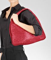 Bottega Veneta® Fraise Intrecciato Nappa Minionde Veneta Bottega Veneta® Fraise Intrecciato Nappa Minionde Veneta