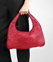 Bottega Veneta® Fraise Intrecciato Nappa Minionde Veneta Bottega Veneta® Fraise Intrecciato Nappa Minionde Veneta