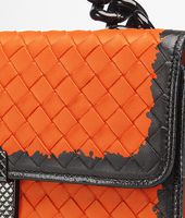 Bottega Veneta® Tasche aus Nappaleder Glass Intrecciato Tangerine Bottega Veneta® Tasche aus Nappaleder Glass Intrecciato Tangerine