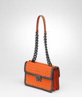 Bottega Veneta® Tasche aus Nappaleder Glass Intrecciato Tangerine Bottega Veneta® Tasche aus Nappaleder Glass Intrecciato Tangerine