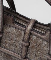 Bottega Veneta® BORDER TASCHE AUS HARDWICKII LEDER MEDIUM GREY Bottega Veneta® BORDER TASCHE AUS HARDWICKII LEDER MEDIUM GREY