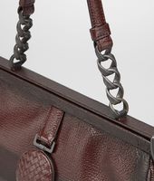 Bottega Veneta® TASCHE AUS MADRASLEDER CHIAROSCURO AUBERGINE Bottega Veneta® TASCHE AUS MADRASLEDER CHIAROSCURO AUBERGINE