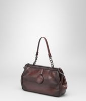 Bottega Veneta® TASCHE AUS MADRASLEDER CHIAROSCURO AUBERGINE Bottega Veneta® TASCHE AUS MADRASLEDER CHIAROSCURO AUBERGINE
