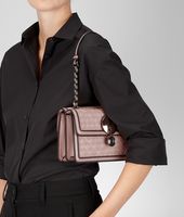 Bottega Veneta® BORDER SPHERE TASCHE AUS KALBSLEDER INTRECCIO BLUSH Bottega Veneta® BORDER SPHERE TASCHE AUS KALBSLEDER INTRECCIO BLUSH