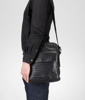 Bottega Veneta® Nero Intrecciato Vn Cross Body Messenger Bottega Veneta® Nero Intrecciato Vn Cross Body Messenger