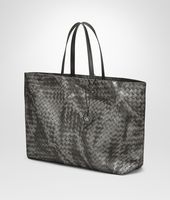 Bottega Veneta® GROSSER SHOPPER MIT INTRECCIOLUSION NEW LIGHT GREY Bottega Veneta® GROSSER SHOPPER MIT INTRECCIOLUSION NEW LIGHT GREY