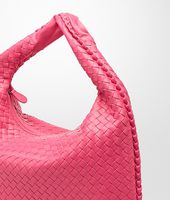 Bottega Veneta® VENETA AUS NAPPALEDER INTRECCIATO ROSA SHOCK Bottega Veneta® VENETA AUS NAPPALEDER INTRECCIATO ROSA SHOCK