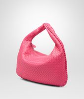 Bottega Veneta® VENETA AUS NAPPALEDER INTRECCIATO ROSA SHOCK Bottega Veneta® VENETA AUS NAPPALEDER INTRECCIATO ROSA SHOCK