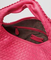 Bottega Veneta® VENETA LARGE ROSA SHOCK IN NAPPA INTRECCIATA Bottega Veneta® VENETA LARGE ROSA SHOCK IN NAPPA INTRECCIATA