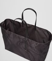 Bottega Veneta® MAXI-SHOPPER AUS INTRECCIOLUSION NEW DARK GREY Bottega Veneta® MAXI-SHOPPER AUS INTRECCIOLUSION NEW DARK GREY