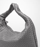 Bottega Veneta® Große Veneta AUS NAPPALEDER INTRECCIATO NEW LIGHT GREY Bottega Veneta® Große Veneta AUS NAPPALEDER INTRECCIATO NEW LIGHT GREY