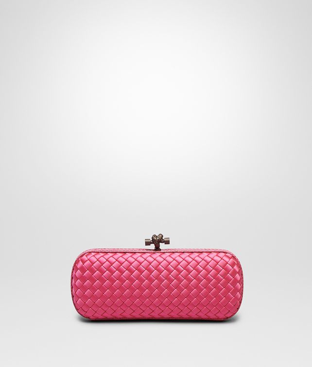 BOTTEGA VENETA STRETCH KNOT CLUTCH IN ROSA SHOCK INTRECCIO IMPERO, AYERS DETAILS Clutch D fp