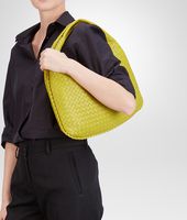 Bottega Veneta® VENETA AUS NAPPALEDER INTRECCIATO NEW CHARTREUSE Bottega Veneta® VENETA AUS NAPPALEDER INTRECCIATO NEW CHARTREUSE