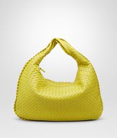 Bottega Veneta® VENETA AUS NAPPALEDER INTRECCIATO NEW CHARTREUSE Bottega Veneta® VENETA AUS NAPPALEDER INTRECCIATO NEW CHARTREUSE