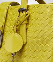Bottega Veneta® ROMA TASCHE aus leichtem Kalbsleder Intrecciato NEW CHARTREUSE Bottega Veneta® ROMA TASCHE aus leichtem Kalbsleder Intrecciato NEW CHARTREUSE