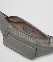 Bottega Veneta® GÜRTELTASCHE AUS LEICHTEM KALBSLEDER NEW LIGHT GREY Bottega Veneta® GÜRTELTASCHE AUS LEICHTEM KALBSLEDER NEW LIGHT GREY