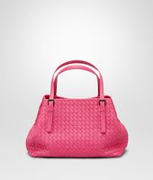 Bottega Veneta® SHOPPER AUS NAPPALEDER INTRECCIATO ROSA SHOCK Bottega Veneta® SHOPPER AUS NAPPALEDER INTRECCIATO ROSA SHOCK
