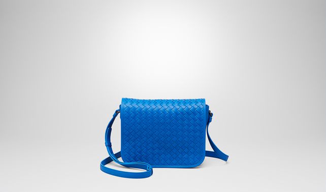BOTTEGA VENETA - SAC MESSENGER SIGNAL BLUE EN NAPPA INTRECCIATO