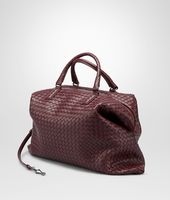 Bottega Veneta® CONVERTIBLE TASCHE AUS NAPPALEDER INTRECCIATO AUBERGINE Bottega Veneta® CONVERTIBLE TASCHE AUS NAPPALEDER INTRECCIATO AUBERGINE