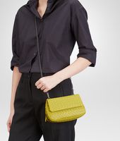 Bottega Veneta® BORSA MESSENGER NEW CHARTREUSE IN NAPPA INTRECCIATA Bottega Veneta® BORSA MESSENGER NEW CHARTREUSE IN NAPPA INTRECCIATA
