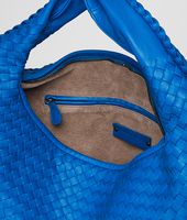 Bottega Veneta® Große Veneta AUS NAPPALEDER INTRECCIATO SIGNAL BLUE Bottega Veneta® Große Veneta AUS NAPPALEDER INTRECCIATO SIGNAL BLUE