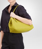 Bottega Veneta® SHOPPER AUS NAPPALEDER INTRECCIATO NEW CHARTREUSE Bottega Veneta® SHOPPER AUS NAPPALEDER INTRECCIATO NEW CHARTREUSE