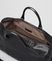 Bottega Veneta® BORSA DA VIAGGIO NERA IN NAPPA LAVATA INTRECCIATA Bottega Veneta® BORSA DA VIAGGIO NERA IN NAPPA LAVATA INTRECCIATA
