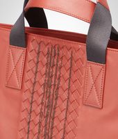 Bottega Veneta® AKTENTASCHE AUS GESTREIFTEM, LEICHTEM KALBSLEDER BURNT RED UND MATITA Bottega Veneta® AKTENTASCHE AUS GESTREIFTEM, LEICHTEM KALBSLEDER BURNT RED UND MATITA