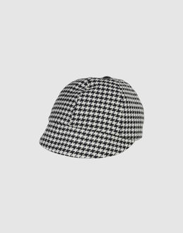 PF PAOLA FRANI - ACCESSORI - Cappelli - su YOOX.COM