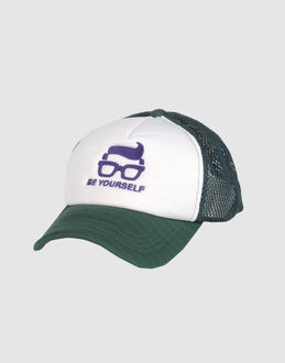 BE YOURSELF - ACCESSORI - Cappelli - su YOOX.COM