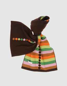 RODA - ACCESSORI - Sciarpe - su YOOX.COM