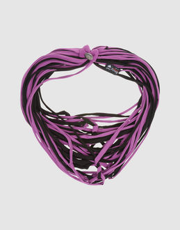 EMILY THE STRANGE  - ACCESSORI - Sciarpe - su YOOX.COM