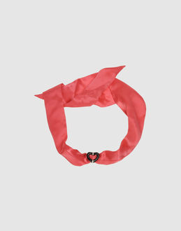 GUCCI - ACCESSORI - Colli - su YOOX.COM