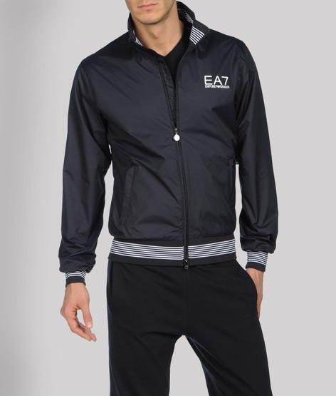 http://www.armani.com/EA7/detail/tskay/09850FC8/cod10/46241352EM