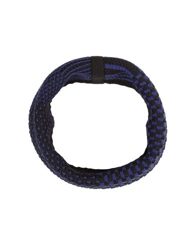 ZOOM OHNE TITEL - Collar