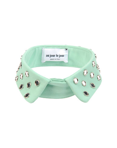 ZOOM AU JOUR LE JOUR - Collar