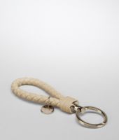 Bottega Veneta® Schlüsselanhänger aus Nappaleder Intrecciato Alabastre Bottega Veneta® Schlüsselanhänger aus Nappaleder Intrecciato Alabastre