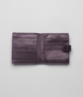 Bottega Veneta® French Flap Portemonnaie aus Nappaleder Intrecciato Quetsche Bottega Veneta® French Flap Portemonnaie aus Nappaleder Intrecciato Quetsche