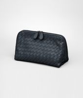 Bottega Veneta® Kosmetiktasche aus Nappaleder Intrecciato Tourmaline Bottega Veneta® Kosmetiktasche aus Nappaleder Intrecciato Tourmaline