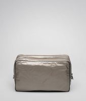 Bottega Veneta® Kosmetiktasche aus Spinnaker Bottega Veneta® Kosmetiktasche aus Spinnaker
