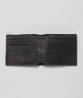 Bottega Veneta® Portemonnaie aus Club Fumé Intrecciato Frontiere, Ardoise und Bronze Bottega Veneta® Portemonnaie aus Club Fumé Intrecciato Frontiere, Ardoise und Bronze