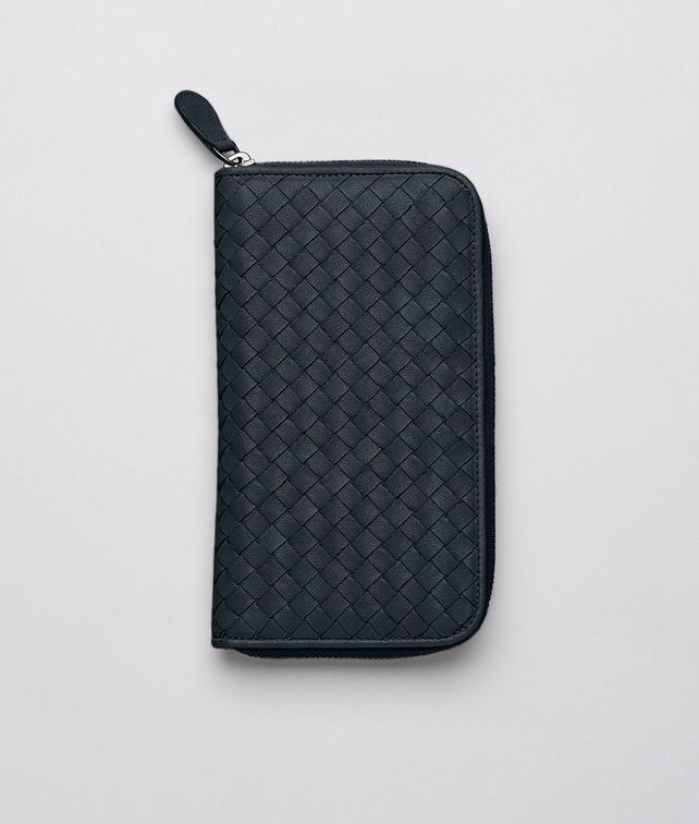BOTTEGA VENETA ZIP AROUND WALLET IN PRUSSE INTRECCIATO LAMBSKIN Zip Around Wallet D fp