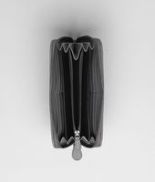 Bottega Veneta® Portemonnaie mit Zip aus gewaschenem Lammleder Ardoise Bottega Veneta® Portemonnaie mit Zip aus gewaschenem Lammleder Ardoise