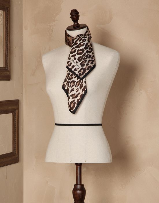 LEOPARD PRINT SCARF - Foulards - Dolce&Gabbana - Winter 2014 LEOPARD PRINT SCARF - Foulards - Dolce&Gabbana - Winter 2014