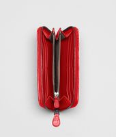 Bottega Veneta® Portemonnaie mit Zip aus weichen Krokodilleder Fume New Red Bottega Veneta® Portemonnaie mit Zip aus weichen Krokodilleder Fume New Red