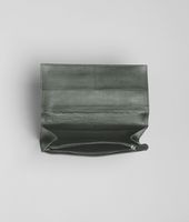 Bottega Veneta® Continental Portemonnaie aus leichtem Kalbsleder und weichem Krokodilleder Fumé Frontiere Bottega Veneta® Continental Portemonnaie aus leichtem Kalbsleder und weichem Krokodilleder Fumé Frontiere